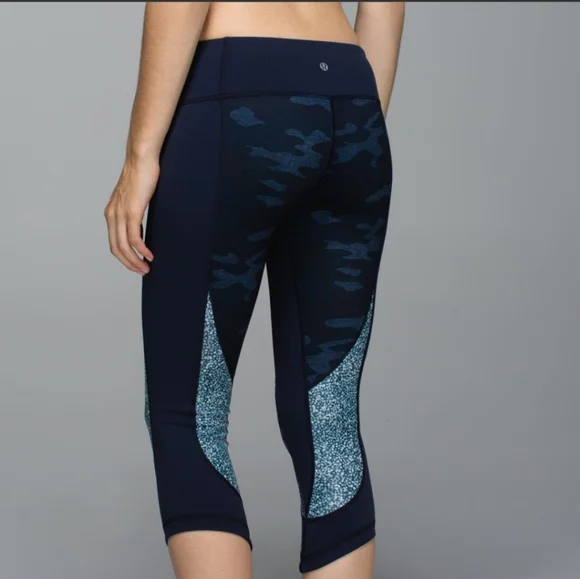 Lululemon Wunder Under Blue Crop Camo Pebble Print Leggings Size 2 - Picture 3 of 13